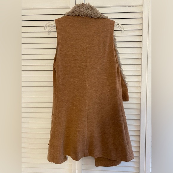 Vest - Picture 2 of 3